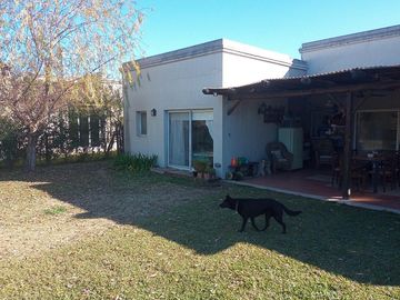 VENTA CASA 4 AMBIENTES EN DIQUE LUJÁN