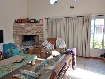 VENTA CASA 4 AMBIENTES EN DIQUE LUJÁN