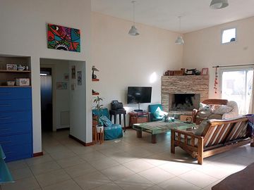 VENTA CASA 4 AMBIENTES EN DIQUE LUJÁN