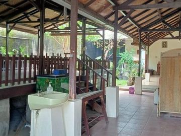 Dijual Rumah ex Rumah Usaha 1,5 lantai di Dukuh Kupang, Surabaya
