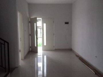 Rumah Kalijudan Asri Indah, hadap utara, Strategis
