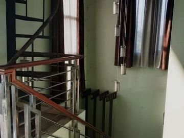 Rumah di Lenteng Agung, 2Lt, Hal. Luas, dlm Private Cluster