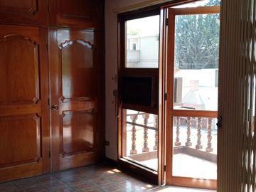 CASA EN VENTA, CAMACHO, 1043 M2 DE TERRENO