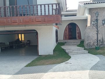CASA EN VENTA, CAMACHO, 1043 M2 DE TERRENO
