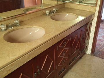CASA EN VENTA, CAMACHO, 1043 M2 DE TERRENO