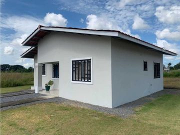 Super oportunidad!!! Vendo casa en Boquerón para continuar pagando