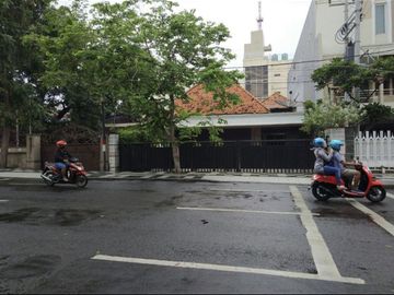 Rumah mewah nol jalan raya ambengan dekat SMA kompleks sby