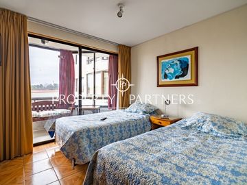 Amplio departamento en primera línea ubicado en Av del Mar