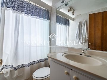 Amplio departamento en primera línea ubicado en Av del Mar