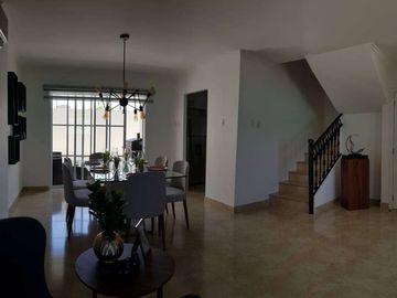 Venta de Casa en Urb. Casa Laguna con acabados de lujo a pocos minutos de Ciudad Dorado, Samborondon