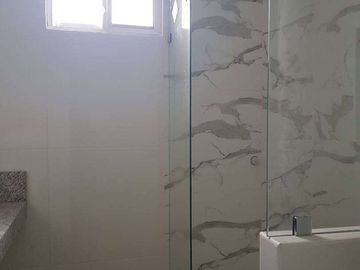 Venta de Casa en Urb. Casa Laguna con acabados de lujo a pocos minutos de Ciudad Dorado, Samborondon