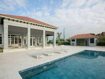 Venta de Casa en Urb. Casa Laguna con acabados de lujo a pocos minutos de Ciudad Dorado, Samborondon