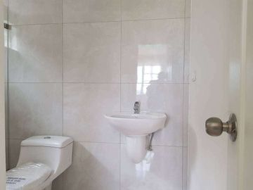 Venta de Casa en Urb. Casa Laguna con acabados de lujo a pocos minutos de Ciudad Dorado, Samborondon