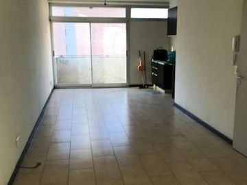 1 AMBIENTE AL FRENTE CON BALCON1 AMBIENTE AL FRENTE CON BALCON