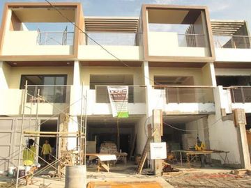 Townhouse in Congressional Quezon City for sale at
