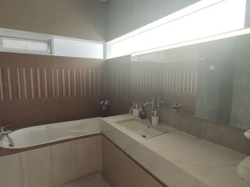 Dijual Rumah Perum Koala Regency, Dekat Semolowaru, Surabaya Timur
