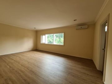 Town House di Pejaten dgn Kolam Renang dan Taman & Siap Huni Kondisi Unfurnished HSE-A0456