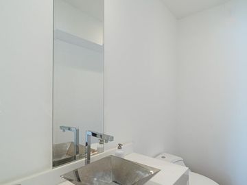 VENTA HERMOSO PENTHOUSE CON TERRAZA,  PISCINA Y PARRILLA EN SAN ISIDRO
