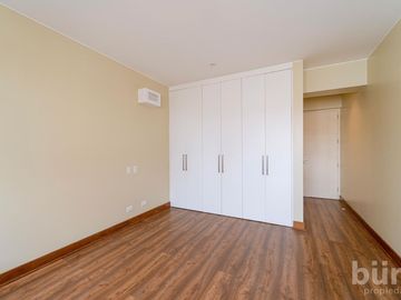VENTA HERMOSO PENTHOUSE CON TERRAZA,  PISCINA Y PARRILLA EN SAN ISIDRO