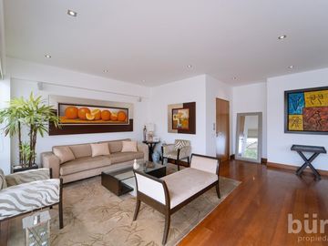 VENTA HERMOSO PENTHOUSE CON TERRAZA,  PISCINA Y PARRILLA EN SAN ISIDRO