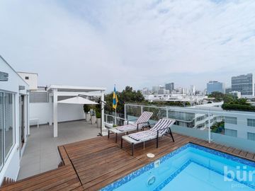 VENTA HERMOSO PENTHOUSE CON TERRAZA,  PISCINA Y PARRILLA EN SAN ISIDRO