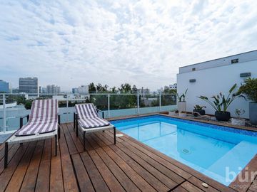 VENTA HERMOSO PENTHOUSE CON TERRAZA,  PISCINA Y PARRILLA EN SAN ISIDRO