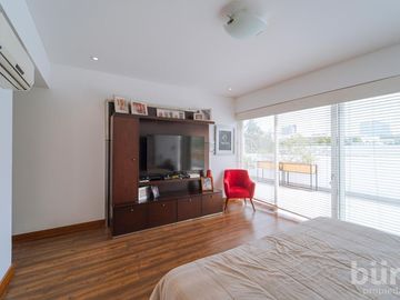 VENTA HERMOSO PENTHOUSE CON TERRAZA,  PISCINA Y PARRILLA EN SAN ISIDRO