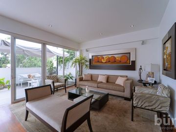 VENTA HERMOSO PENTHOUSE CON TERRAZA,  PISCINA Y PARRILLA EN SAN ISIDRO