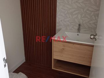 Exclusivos departamentos iluminados, con excelente ubicación en la Urb. Los Rosales, con hermosa vista al parque.
Financiado por el BCP.

ENTREGA M