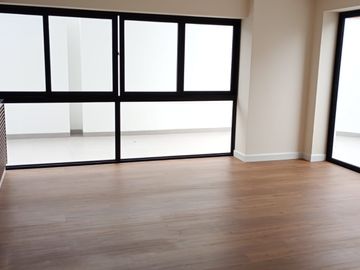 Exclusivos departamentos iluminados, con excelente ubicación en la Urb. Los Rosales, con hermosa vista al parque.
Financiado por el BCP.

ENTREGA M