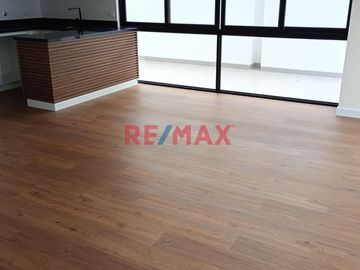 Exclusivos departamentos iluminados, con excelente ubicación en la Urb. Los Rosales, con hermosa vista al parque.
Financiado por el BCP.

ENTREGA M