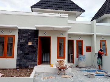 Dijual Rumah Modern Klasik Murah Hanya 250 meter dari Jalan Jogja-Solo