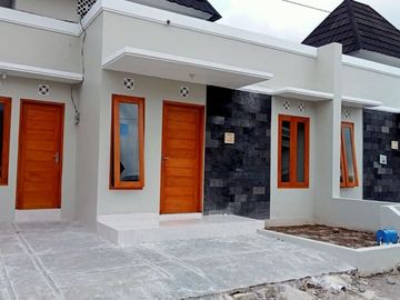 Dijual Rumah Modern Klasik Murah Hanya 250 meter dari Jalan Jogja-Solo