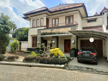 Rumah Mewah Full Furnish Di Perum Elite Jogja Regency Timur AMPLAZ