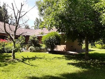 Casa en venta de 5 dorm. en Calera de Tango