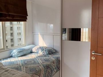 Disewakan Apartemen Royal Mediterania Garden Residences, 3BR Furnish
