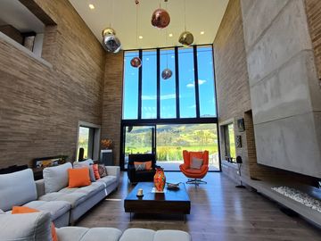 casa en arriendo en valle alto. Cod A8002789