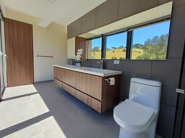casa en arriendo en valle alto. Cod A8002789