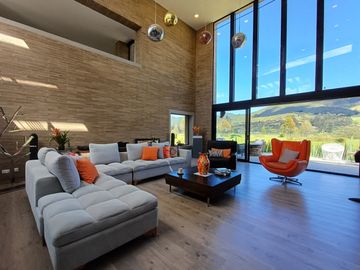 casa en arriendo en valle alto. Cod A8002789