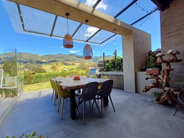 casa en arriendo en valle alto. Cod A8002789