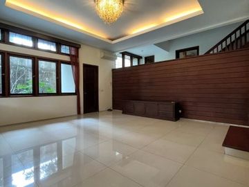 DIJUAL RUMAH LUAS dgn S.POOL di Jl BENDA RAYA / KEMANG, AMPERA