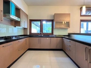 DIJUAL RUMAH LUAS dgn S.POOL di Jl BENDA RAYA / KEMANG, AMPERA