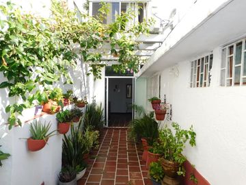 casa en venta en crespo. Cod V88666