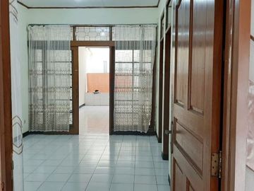 Di Sewakan Rumah Siap Huni 3 Kamar Nego Sampai Cocok di Jl. Kembar Bandung