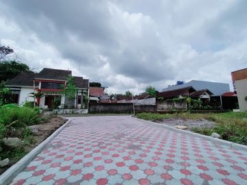 Rumah Dalam Cluster di Area Dekat Uii