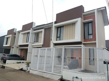 Mewah Viral Rumah Tegal luar Bandung Ciwastra Tol & kereta Cepat Logam