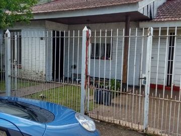 Chalet en venta en Castelar Norte