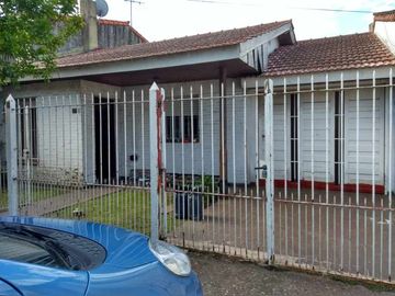Chalet en venta en Castelar Norte