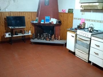 Chalet en venta en Castelar Norte