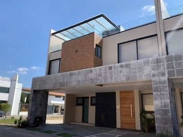 CASA EN VENTA CAMINO REAL A CHOLULA SANTA GEMA PUEBLA